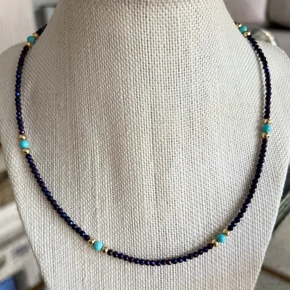 Handmade beaded necklace - Picture 4 of 5